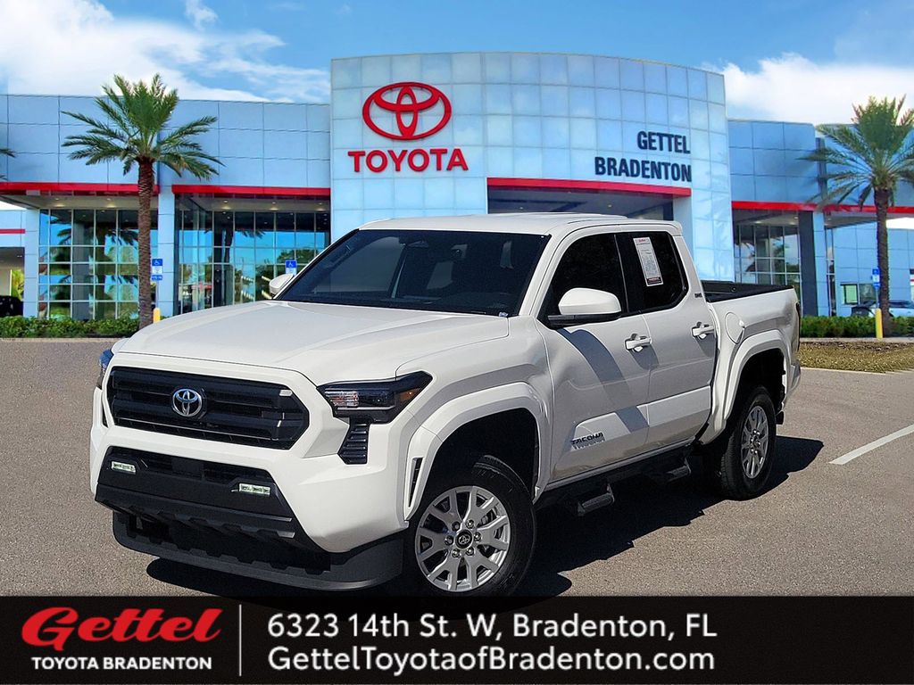 2025 Toyota Tacoma SR5's photo