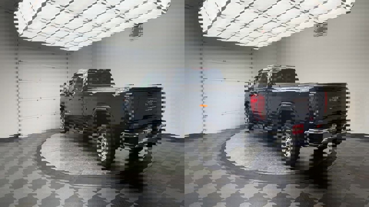 2022 Gmc Sierra 3500 HD SLE photo 2