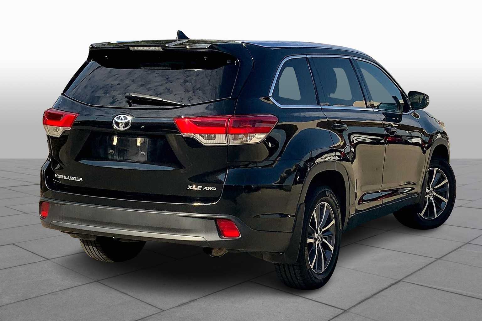 2018 Toyota Highlander XLE photo 12