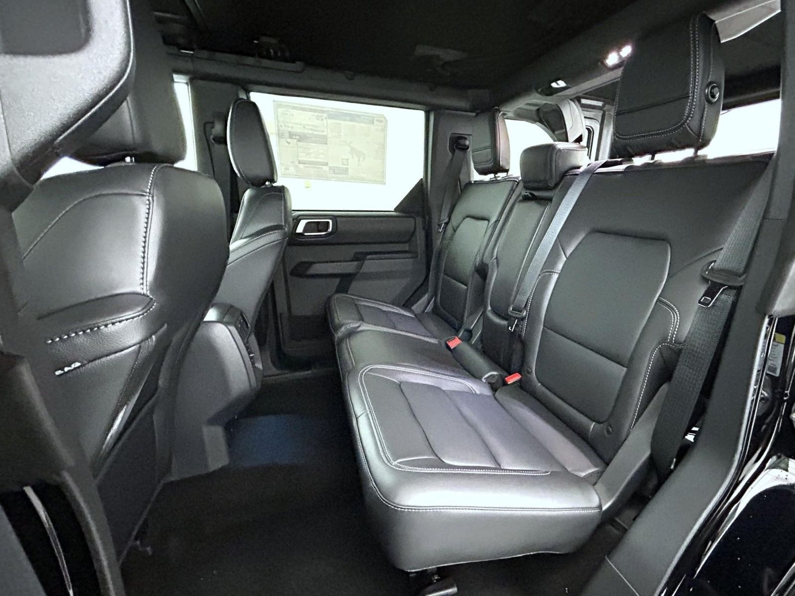 2025 Ford Bronco Outer Banks photo 17