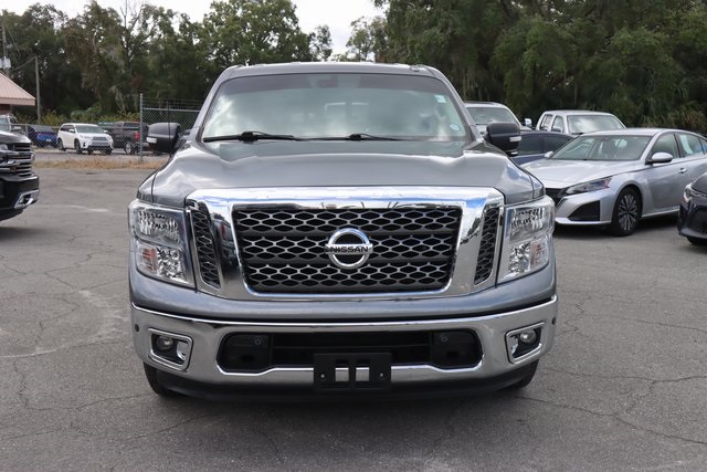 2018 Nissan Titan SV photo 2