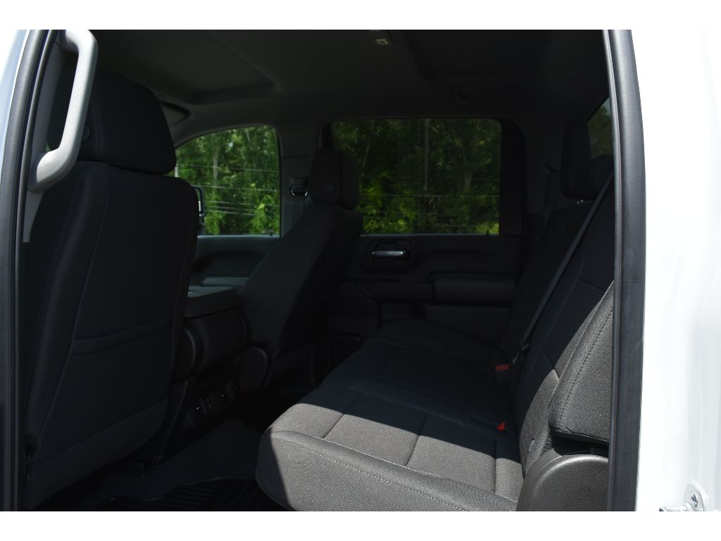 2025 Chevrolet Silverado 2500HD Custom photo 13