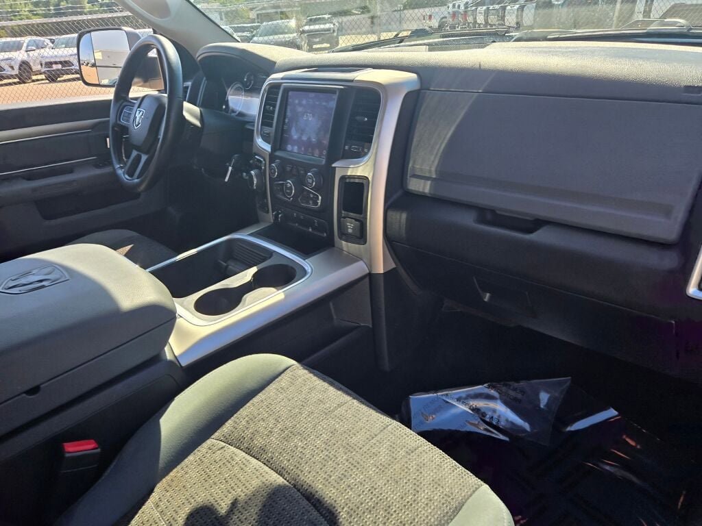 2019 Ram 1500 Classic SLT photo 4