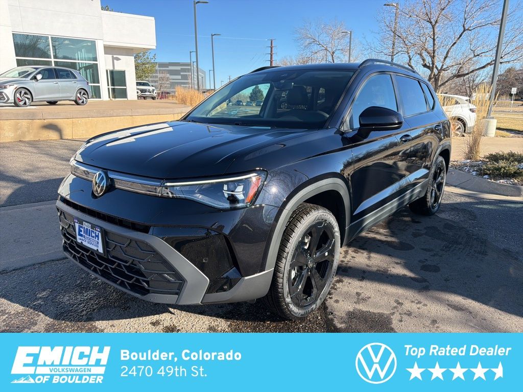 2025 Volkswagen Taos SE Black's photo