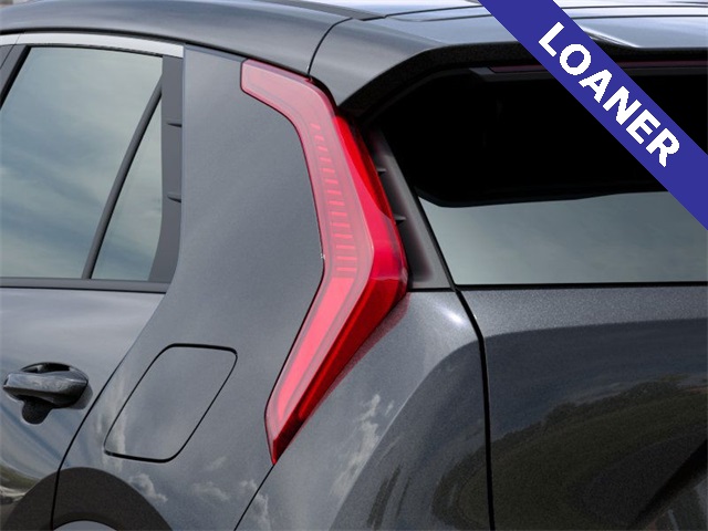 2025 Kia Niro LX photo 3