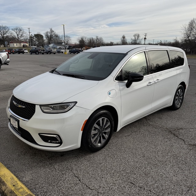 2024 Chrysler Pacifica PHEV Select
