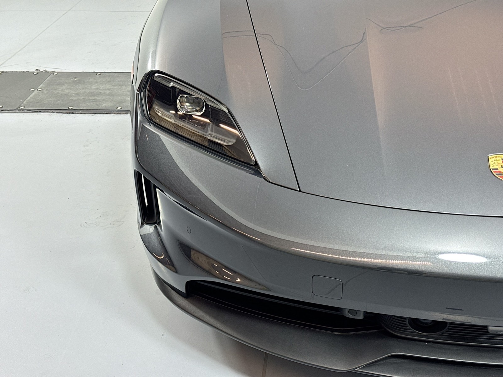 2025 Porsche Taycan 4S photo 24