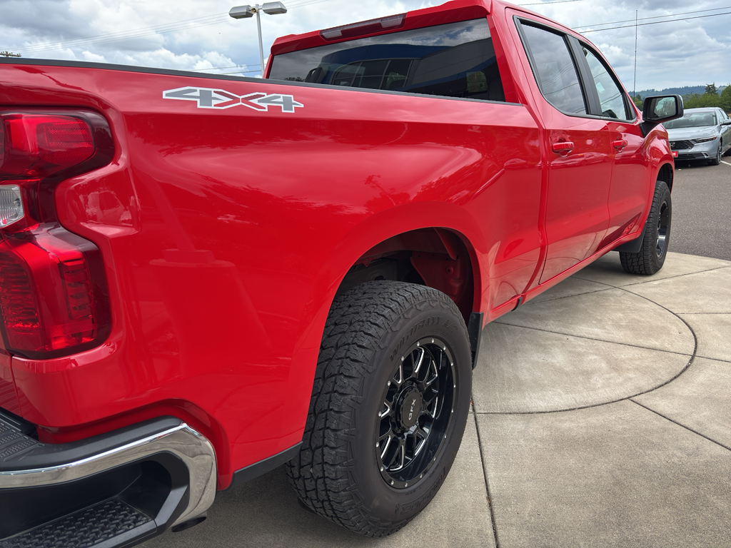 2022 Chevrolet Silverado 1500 LT photo 4