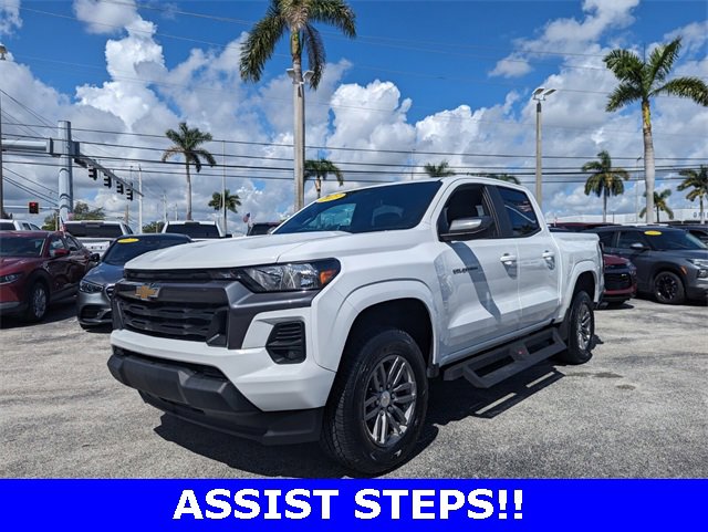 2023 Chevrolet Colorado LT photo 3