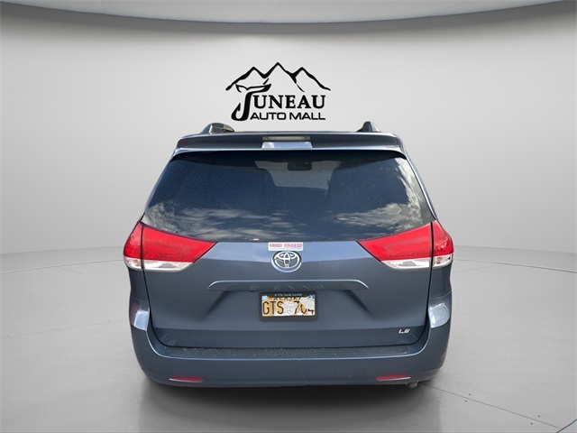 2014 Toyota Sienna L photo 3