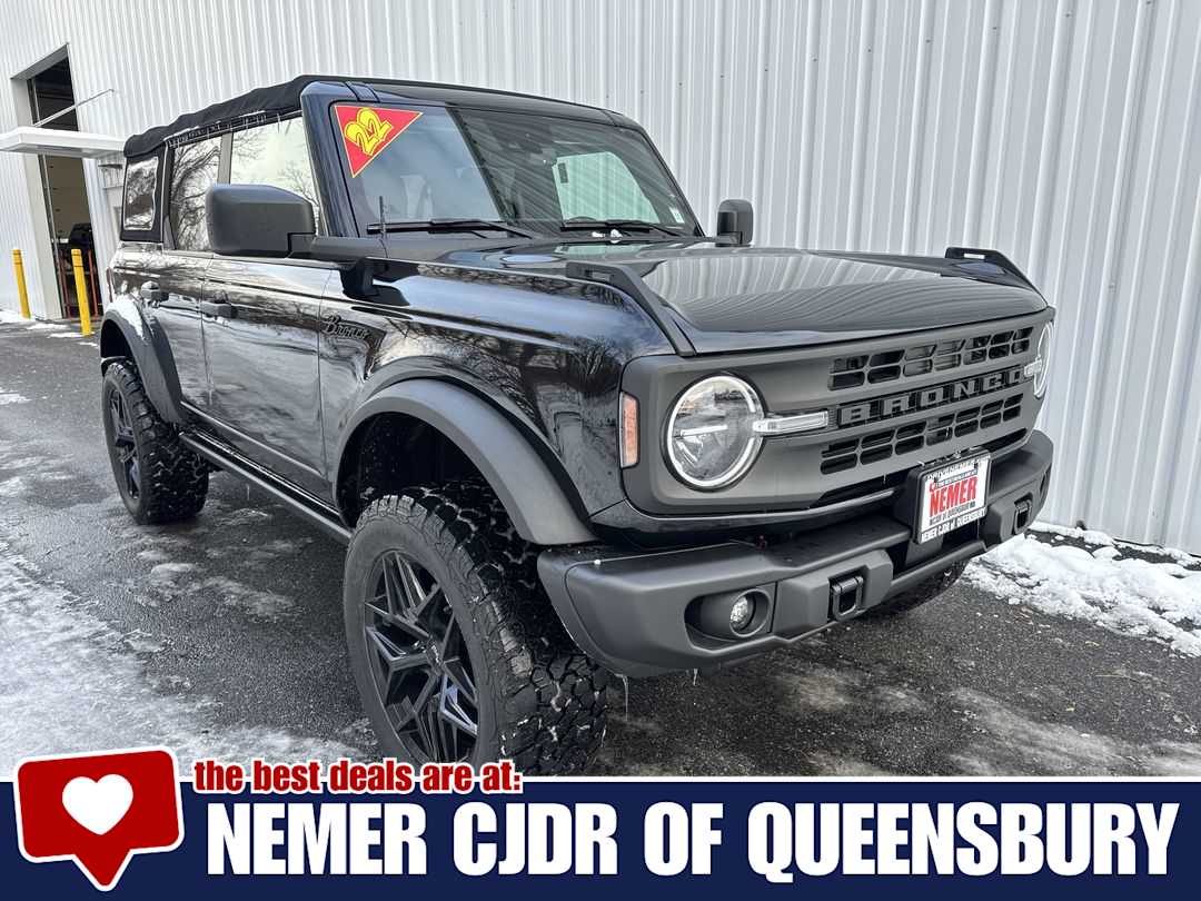 2022 Ford Bronco 4-Door Black Diamond's photo