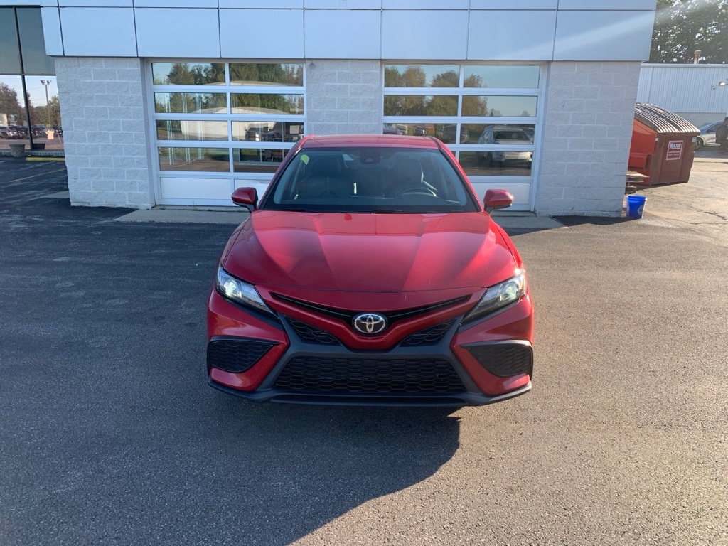 2021 Toyota Camry SE photo 2