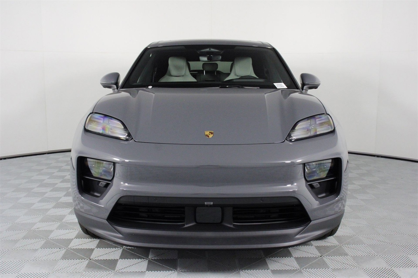 2025 Porsche Macan Electric photo 10