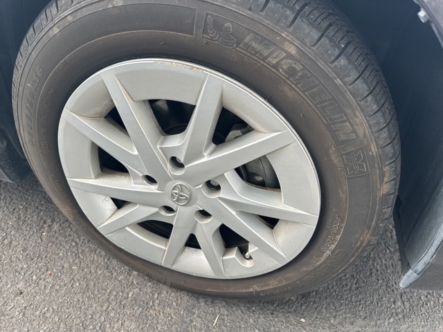 2014 Toyota Prius V Three photo 2