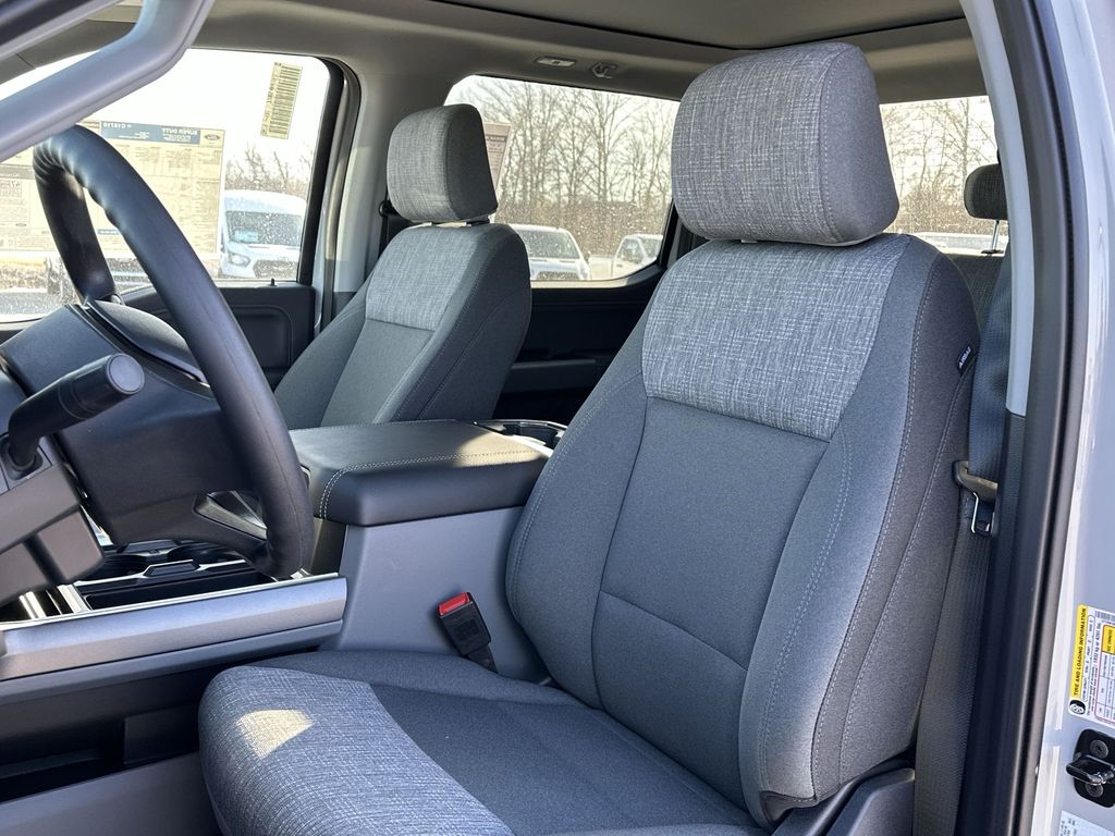 2025 Ford F-350 XLT photo 11