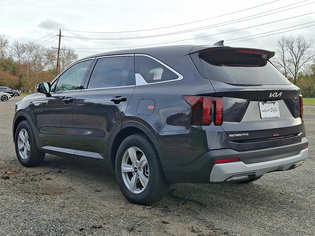 2026 Kia Sorento LX photo 2