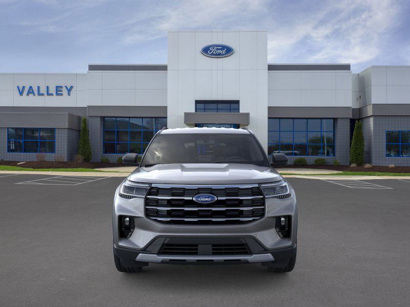 2025 Ford Explorer photo 4