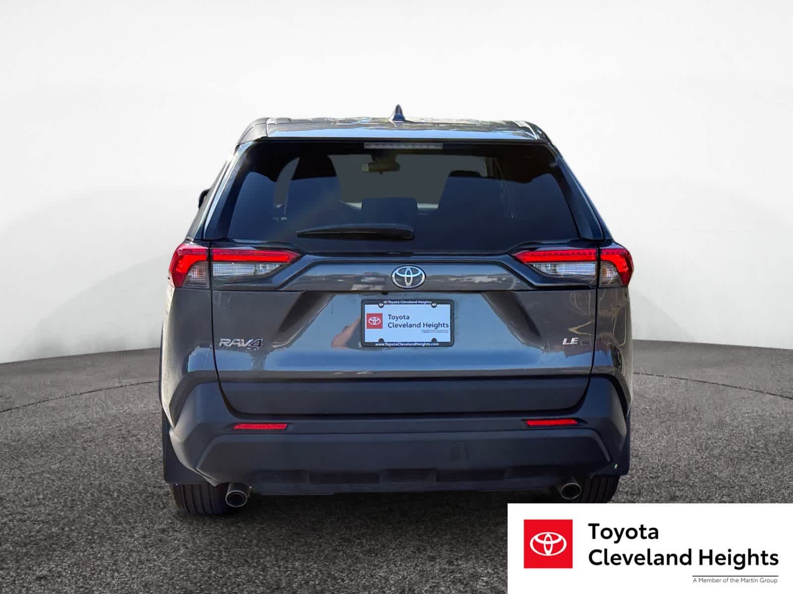 2022 Toyota RAV4 LE photo 3