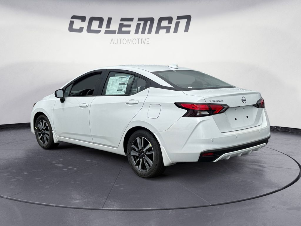 2025 Nissan Versa 1.6 SV photo 3