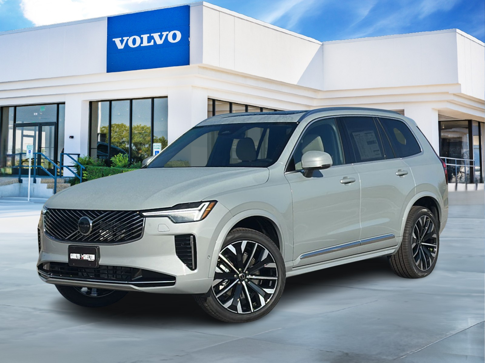 2026 Volvo XC90 Plus's photo