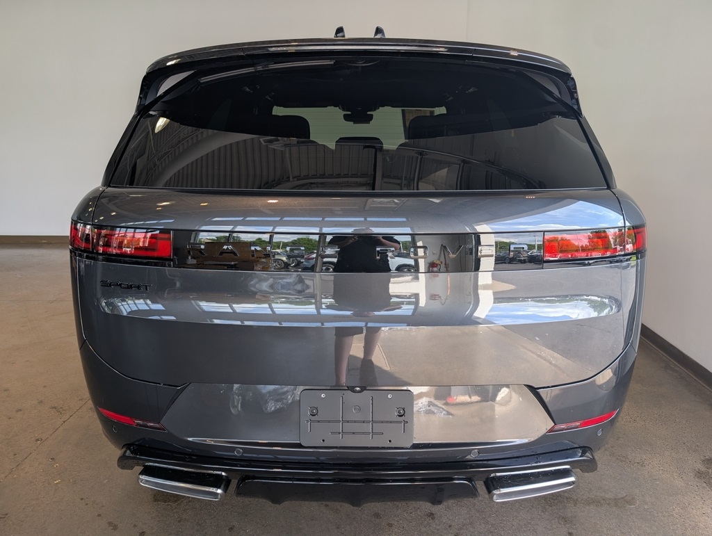 2025 Land Rover Range Rover Sport SE photo 2