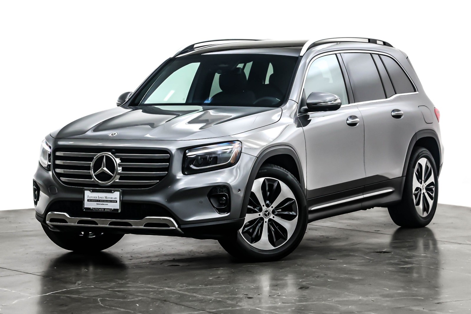 2025 Mercedes-Benz GLB Base's photo