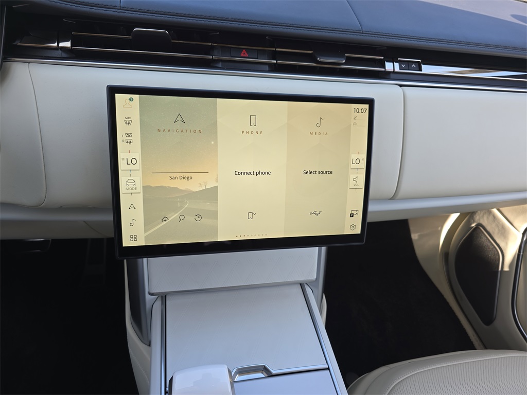2025 Land Rover Range Rover SV photo 16