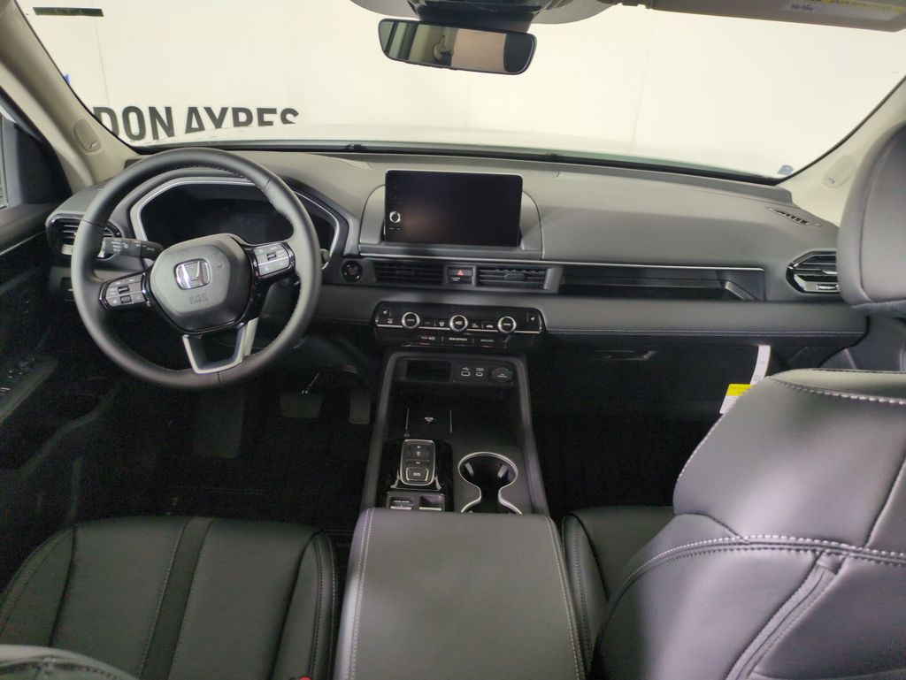 2025 Honda Pilot Touring photo 11