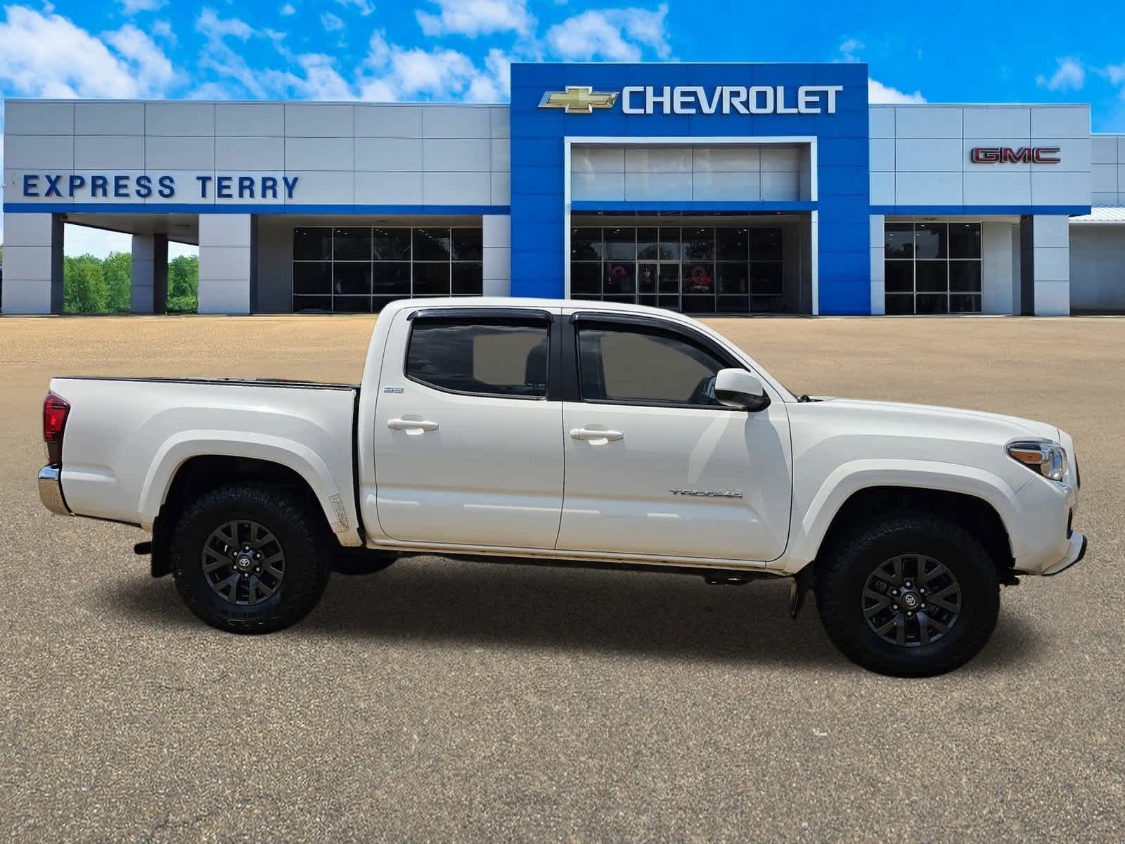 2020 Toyota Tacoma SR5 photo 3