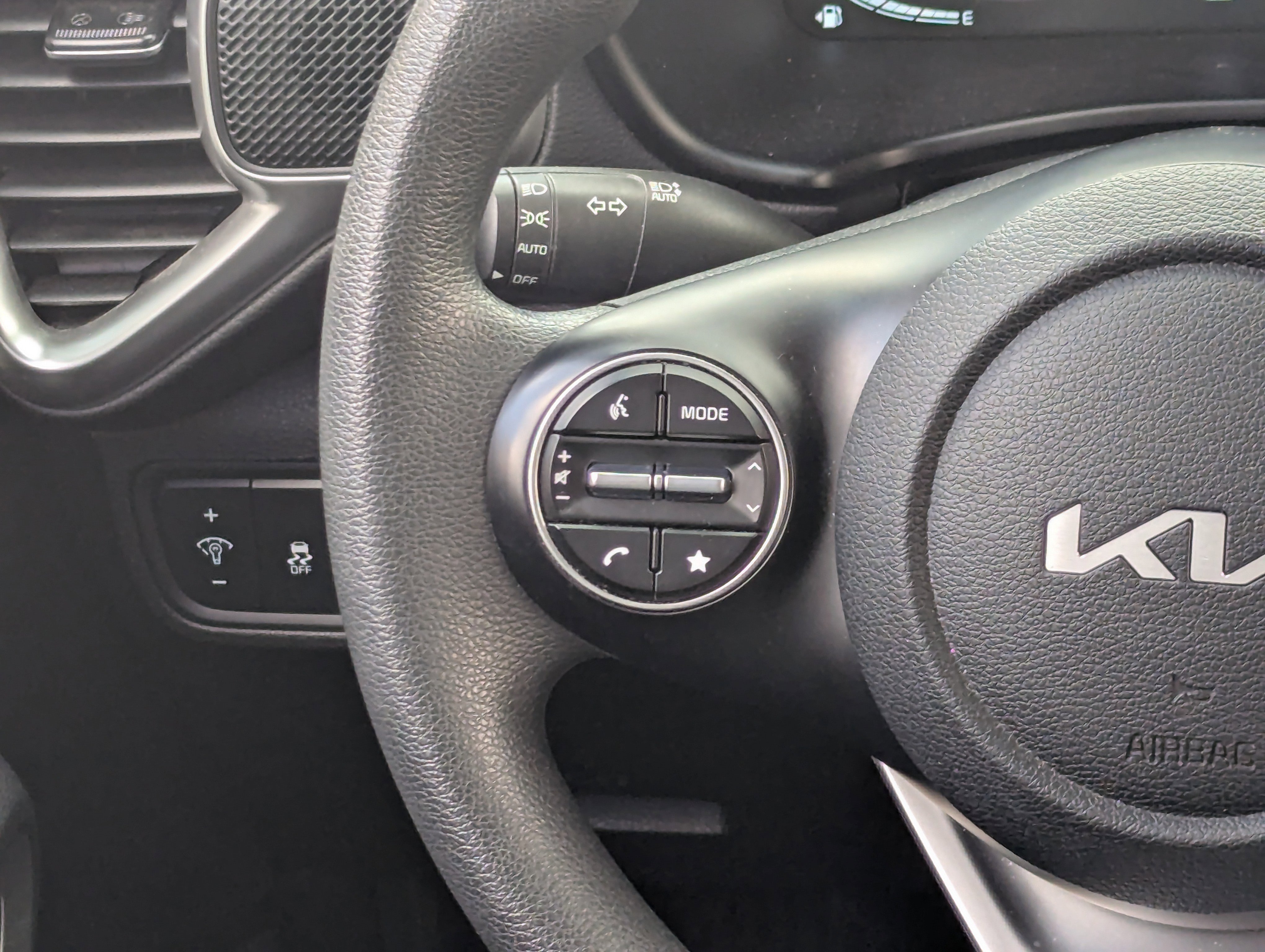 2023 Kia Soul LX S photo 2