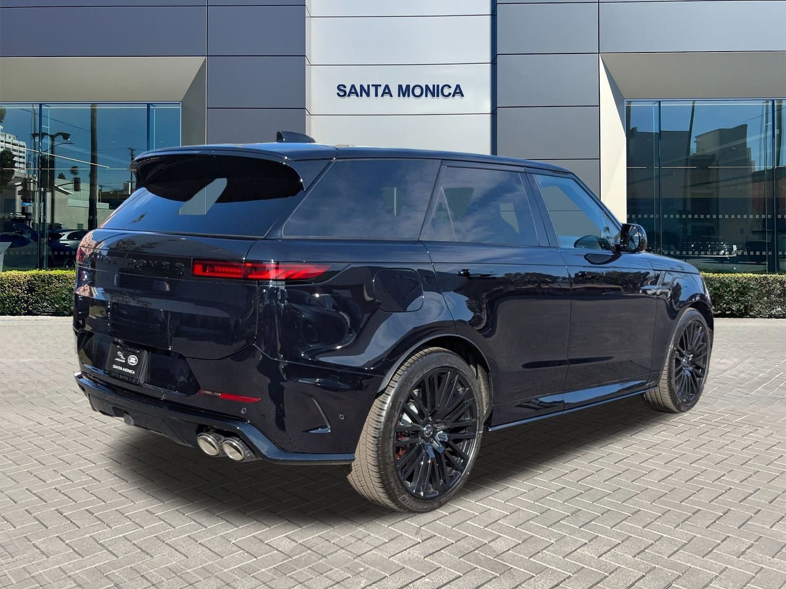 2025 Land Rover Range Rover Sport photo 2