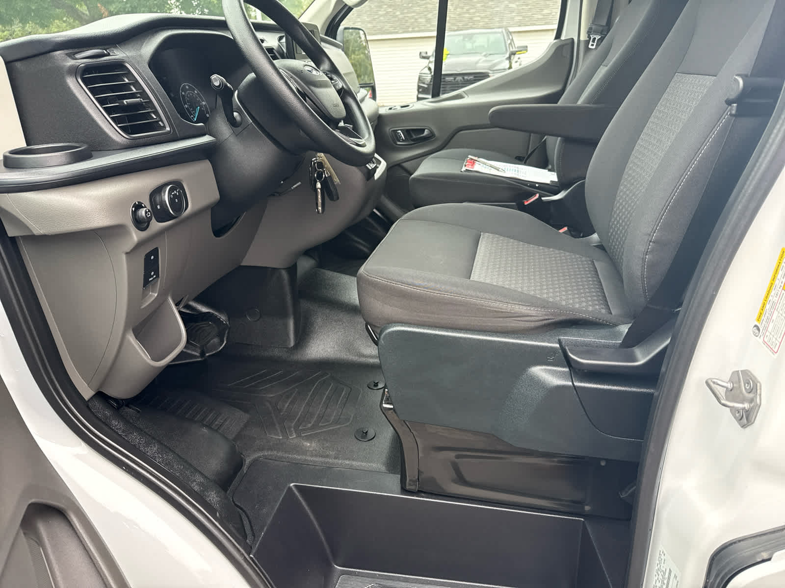 2023 Ford Transit Cargo Van photo 11