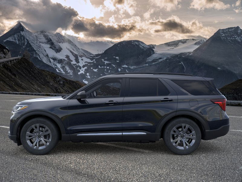 2025 Ford Explorer photo 3