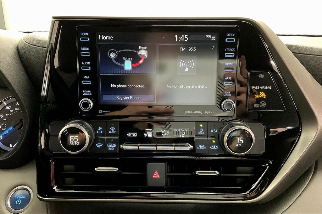 2021 Toyota Highlander Hybrid LE photo 30