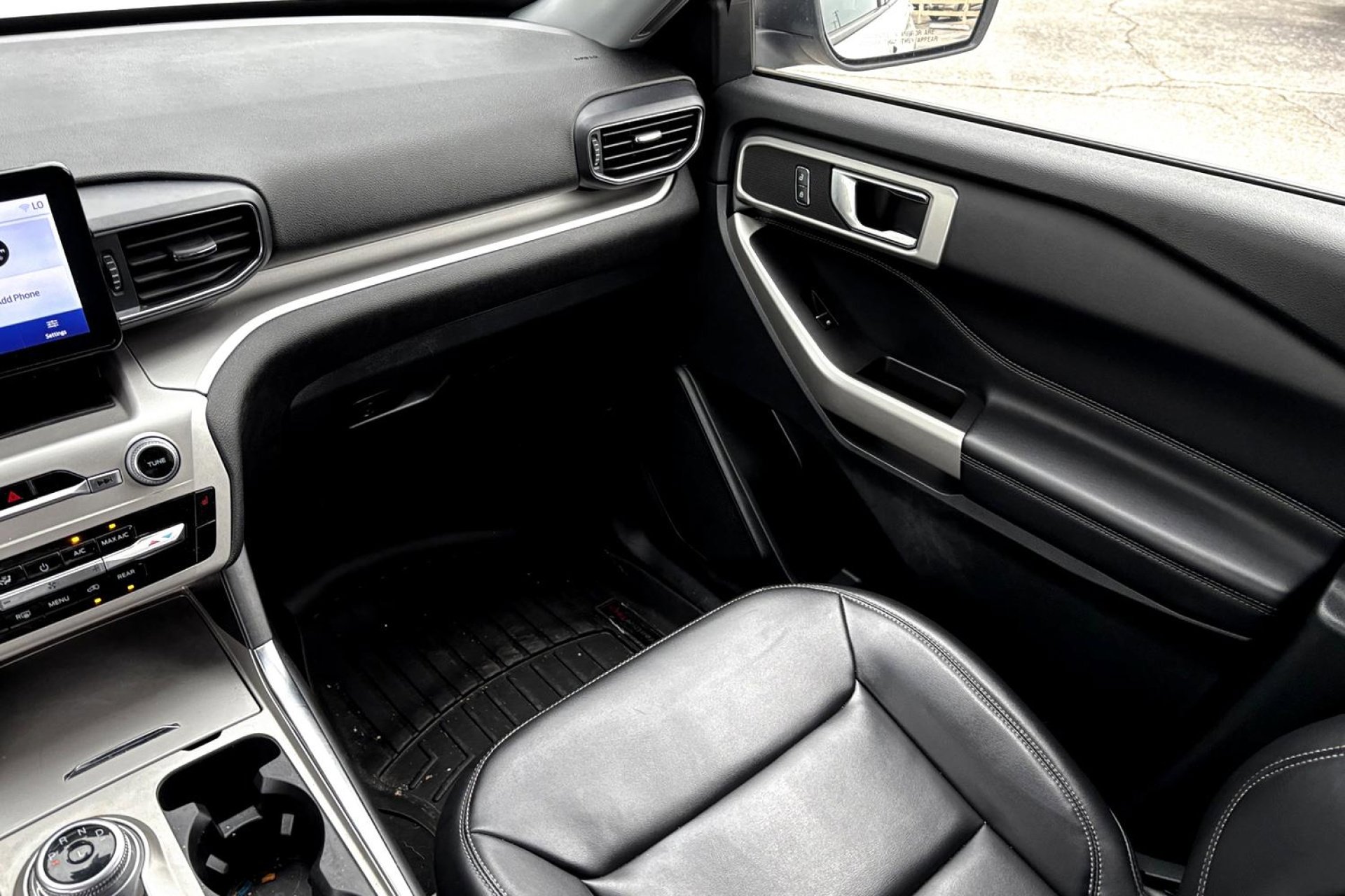 2022 Ford Explorer XLT photo 21