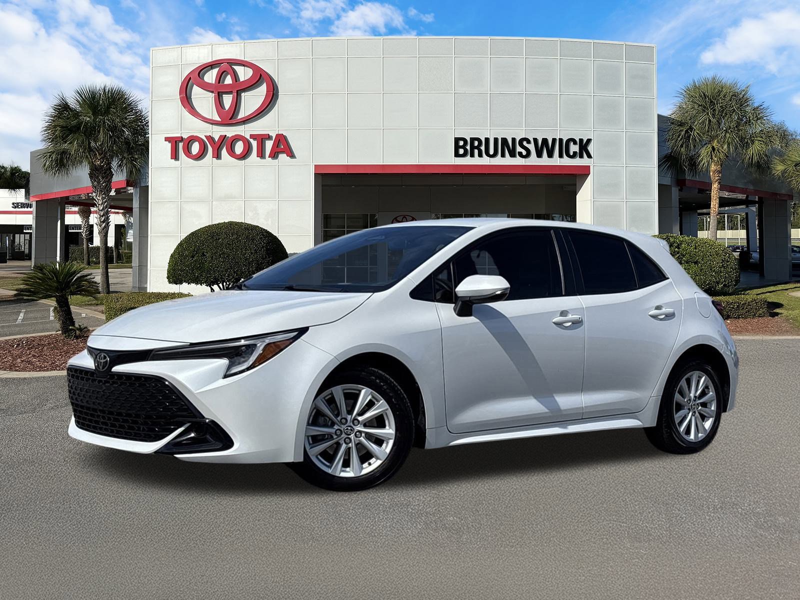 2025 Toyota Corolla Hatchback SE's photo