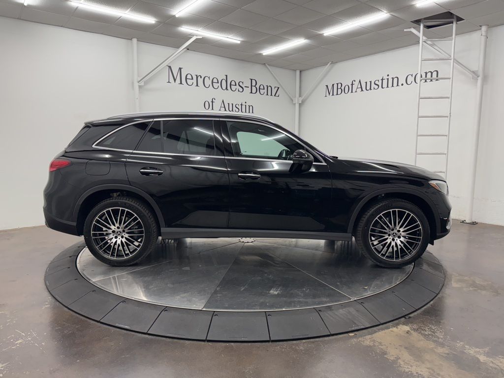 2026 Mercedes Benz GLC 300 photo 6