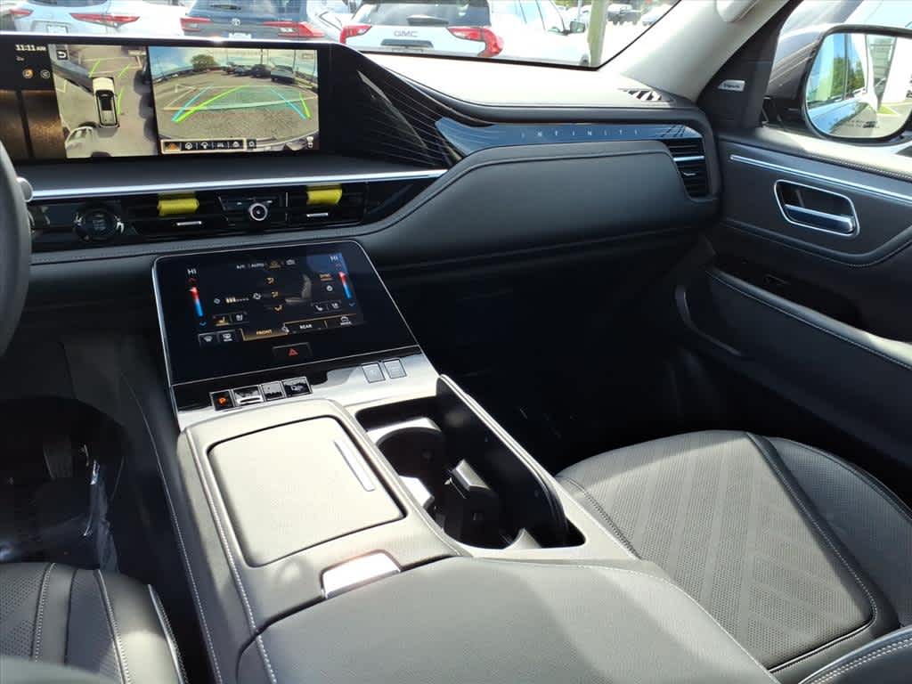 2025 Infiniti QX80 Luxe photo 13
