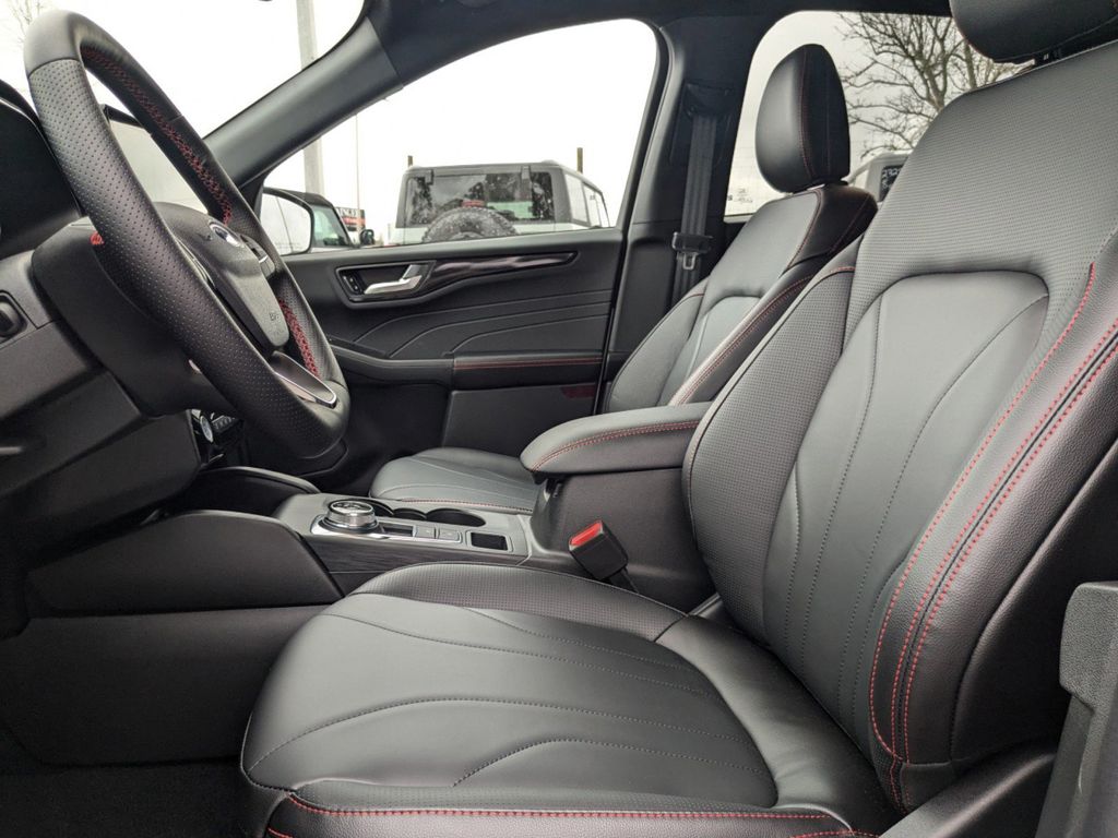 2025 Ford Escape Hybrid ST-Line Elite photo 12