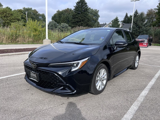 2025 Toyota Corolla SE photo 2