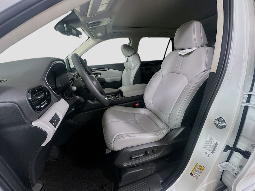 2025 Honda Pilot Touring photo 14