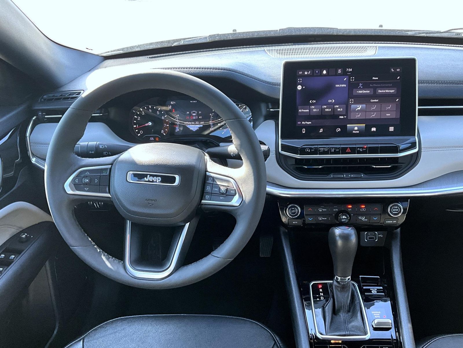 2023 Jeep Compass Limited photo 12