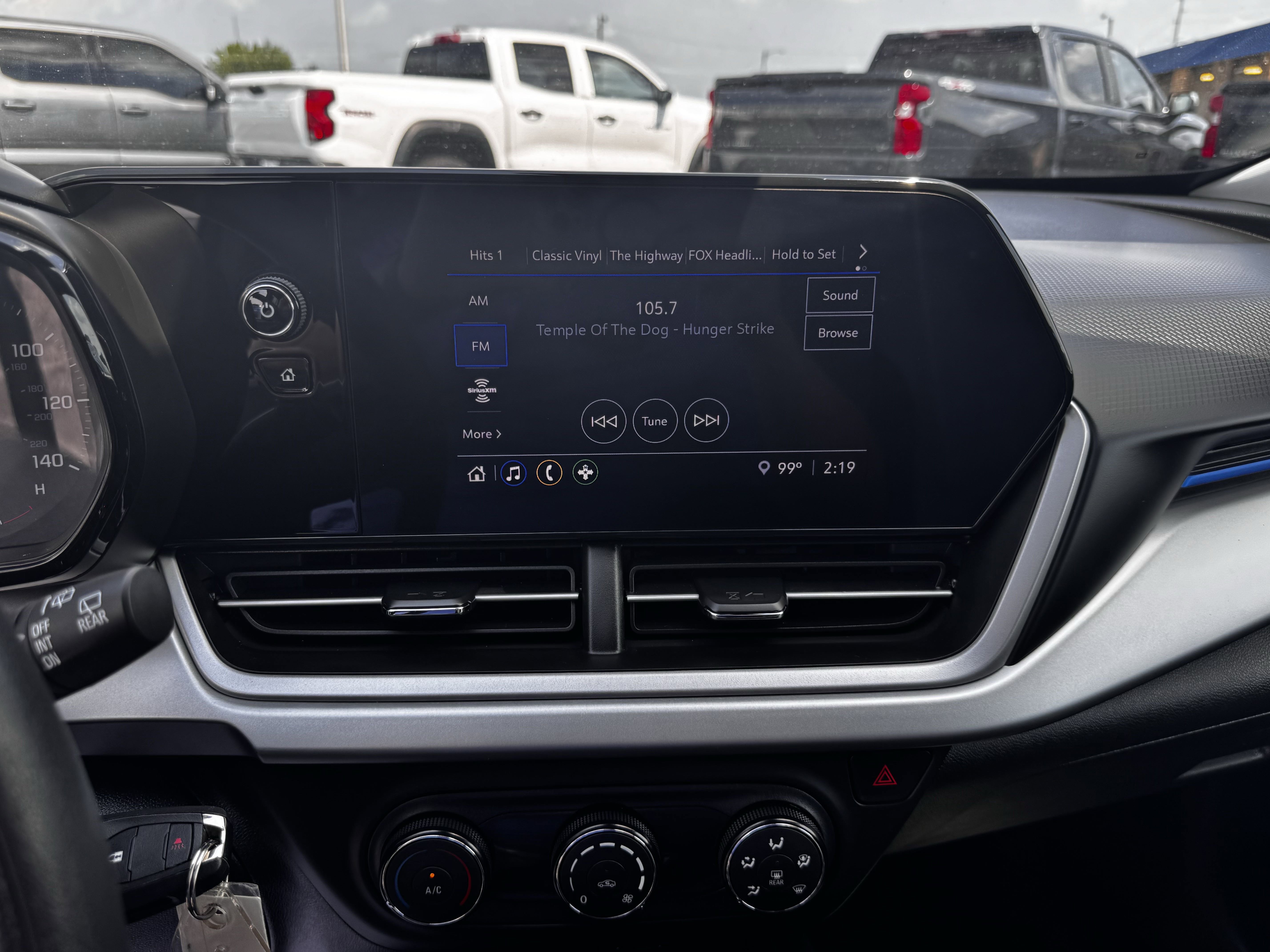 2025 Chevrolet Trax LS photo 5