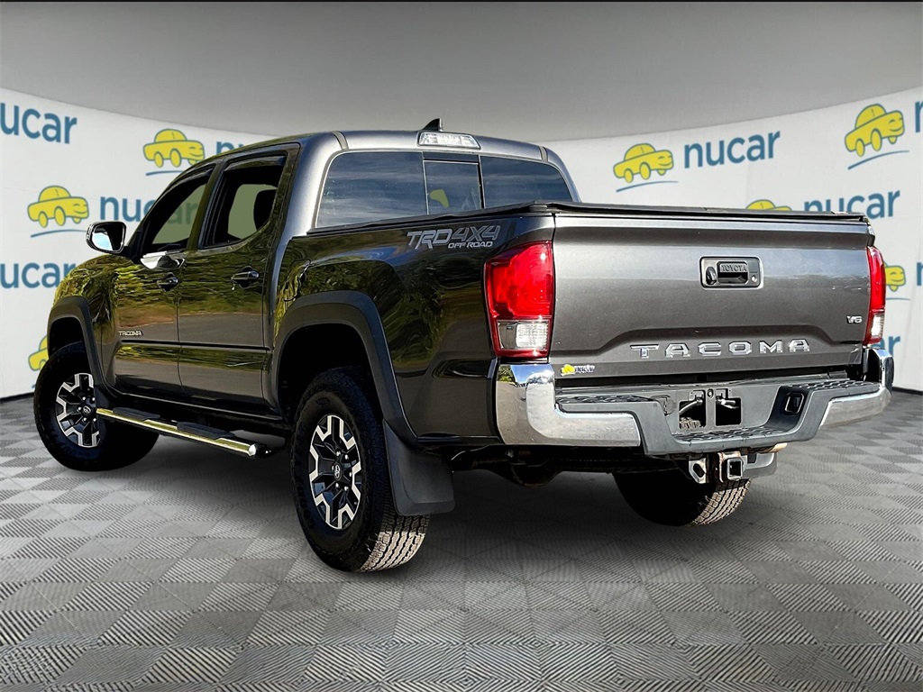 2017 Toyota Tacoma TRD Off-Road photo 4