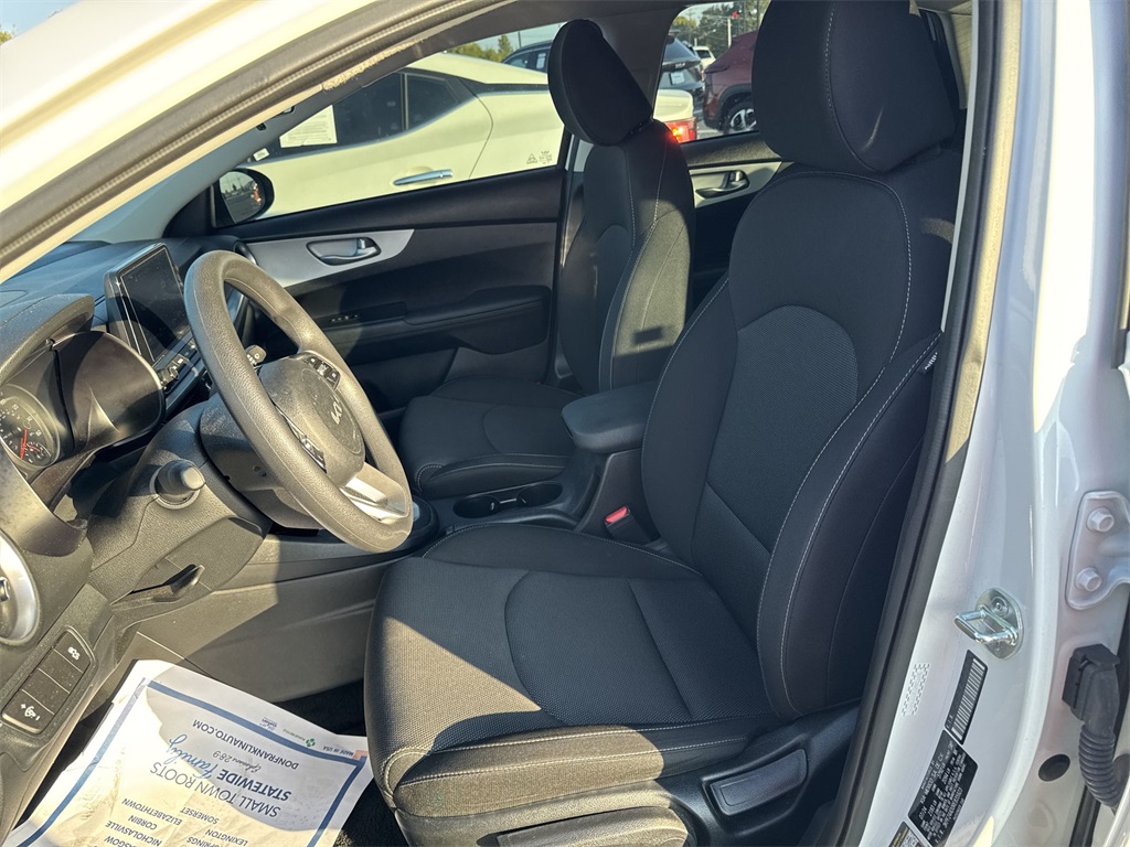 2024 Kia Forte LXS photo 17