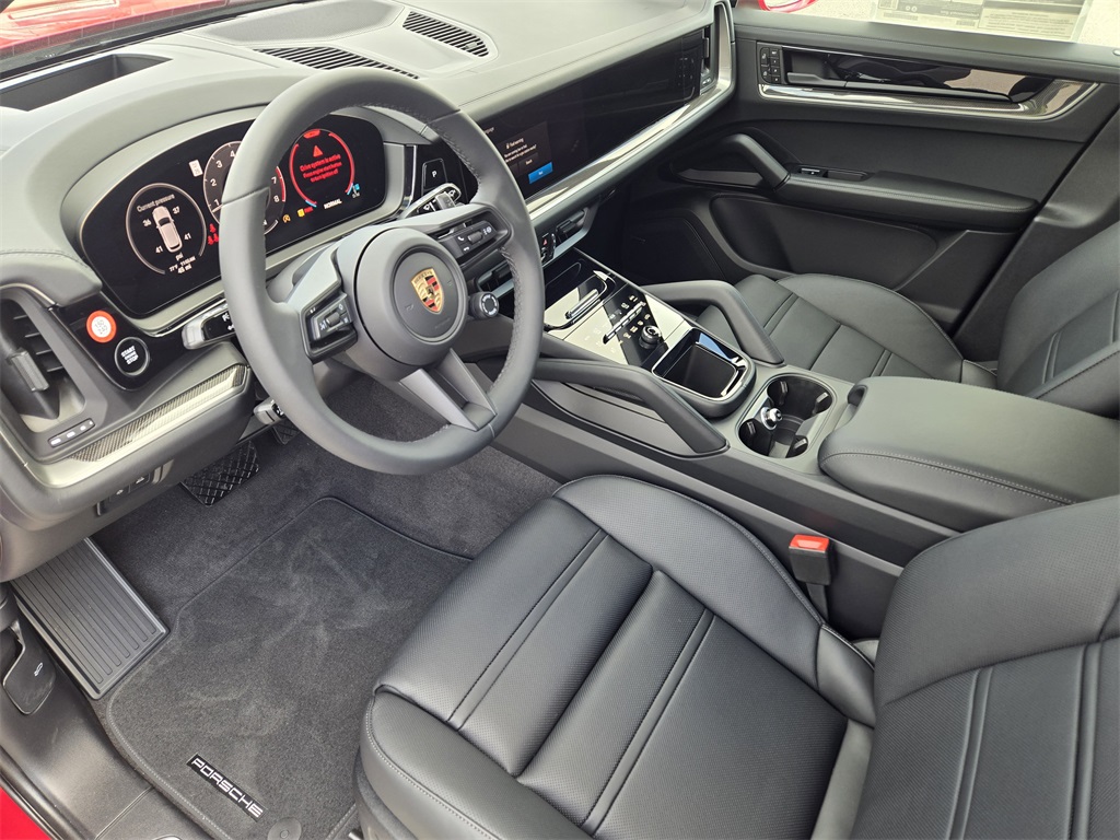 2025 Porsche Cayenne photo 4