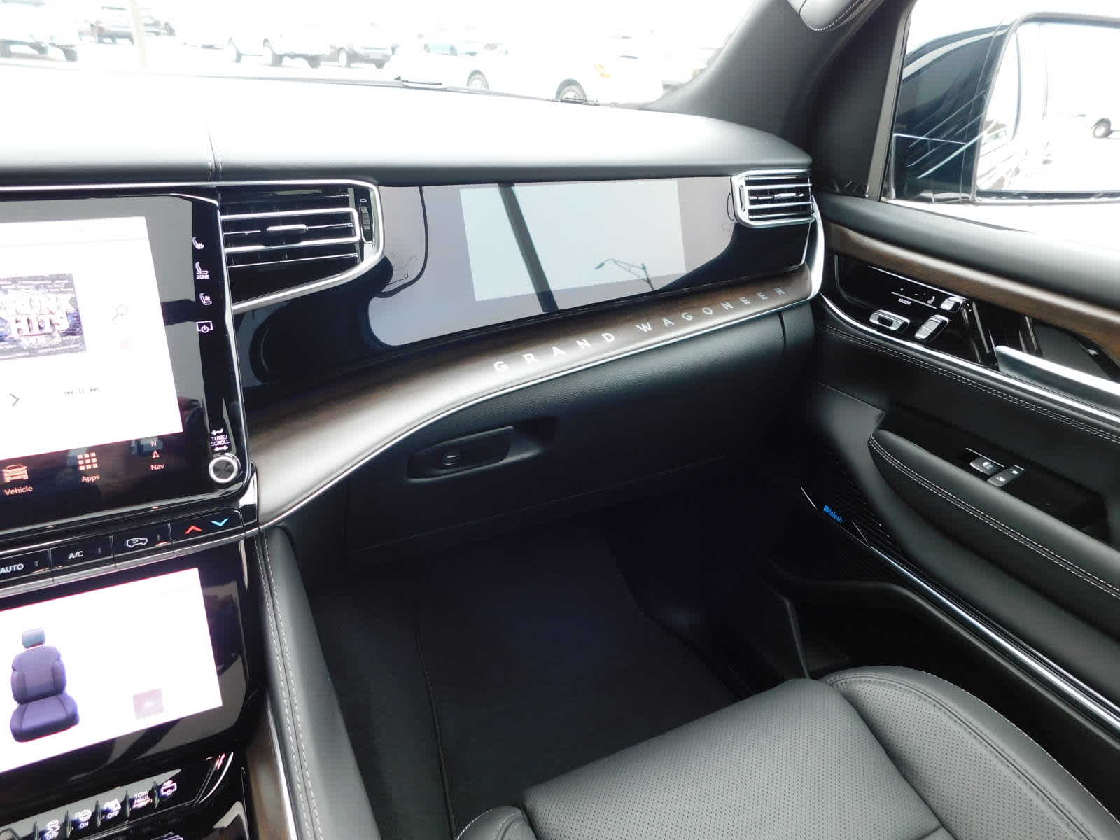 2024 Jeep Grand Wagoneer L Base photo 42