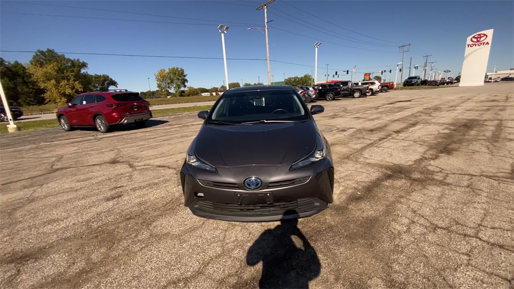 2019 Toyota Prius Limited photo 3