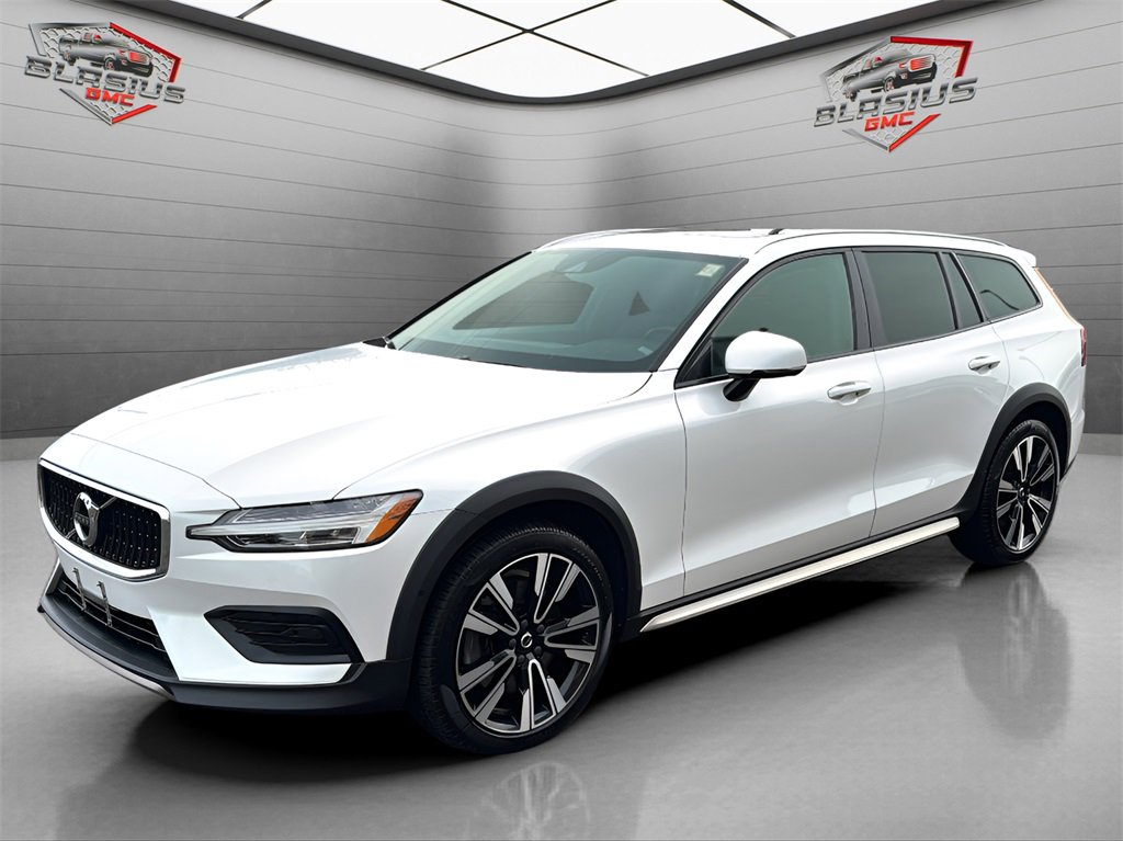 2020 Volvo V60 Cross Country Base's photo