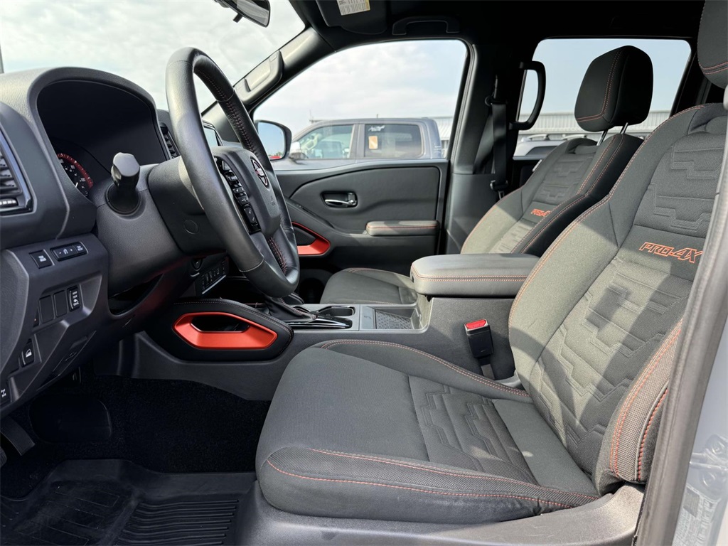 2023 Nissan Frontier PRO-4X photo 12